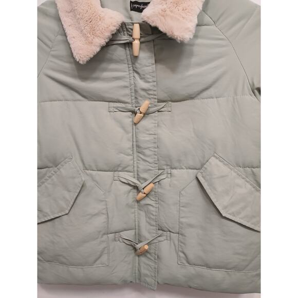 Quilted Puffer Cropped Jacket Sz M Light Sage Green Toggle Buttons Fleece Collar - Picture 9 of 16